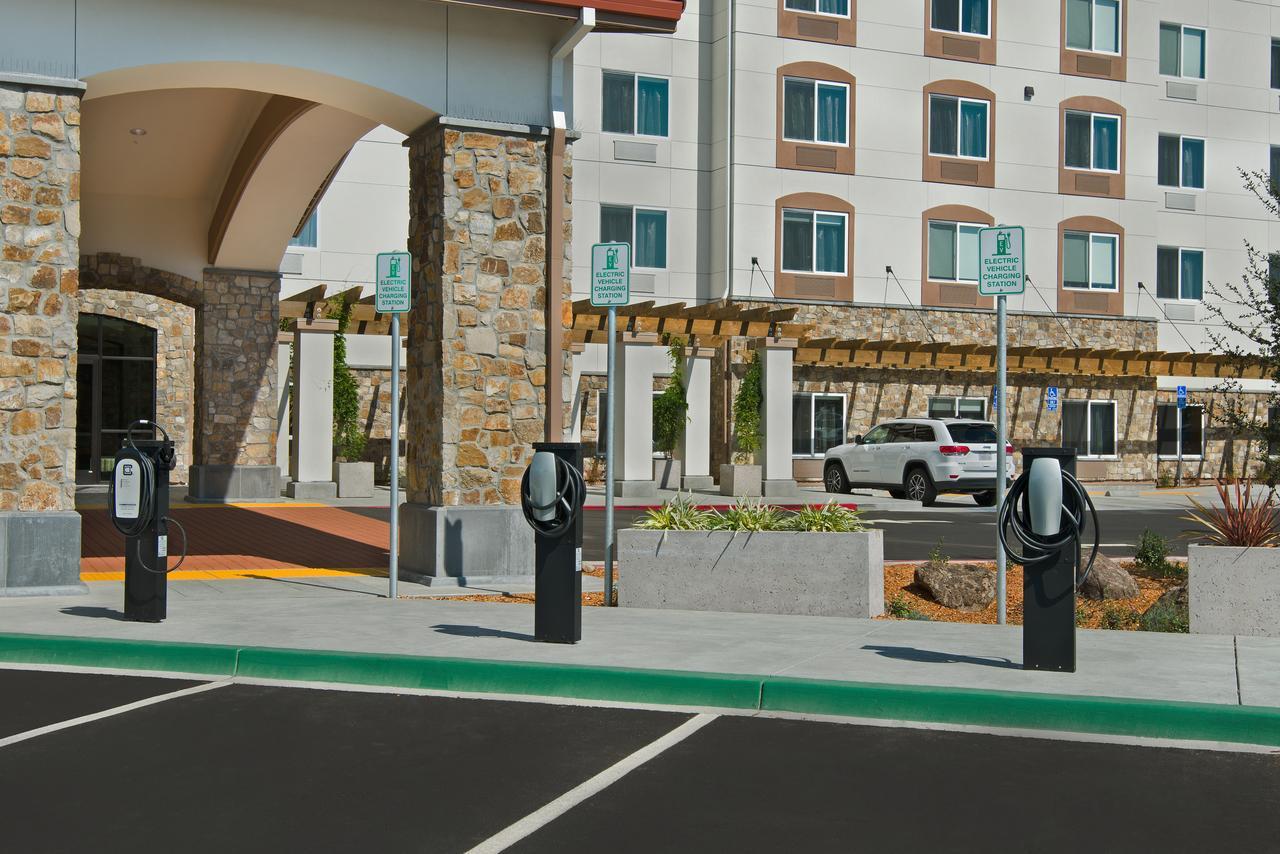 Oxford Suites Sonoma - Rohnert Park Eksteriør billede